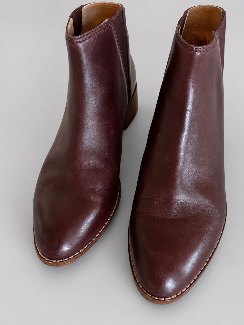 Women's Chelsea Ankle Boots in Dark Brown Leather